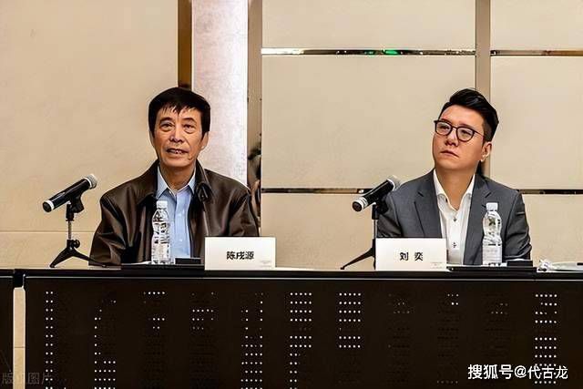 国米也可能会引进一名右边后卫，让达米安踢中后卫的位置。